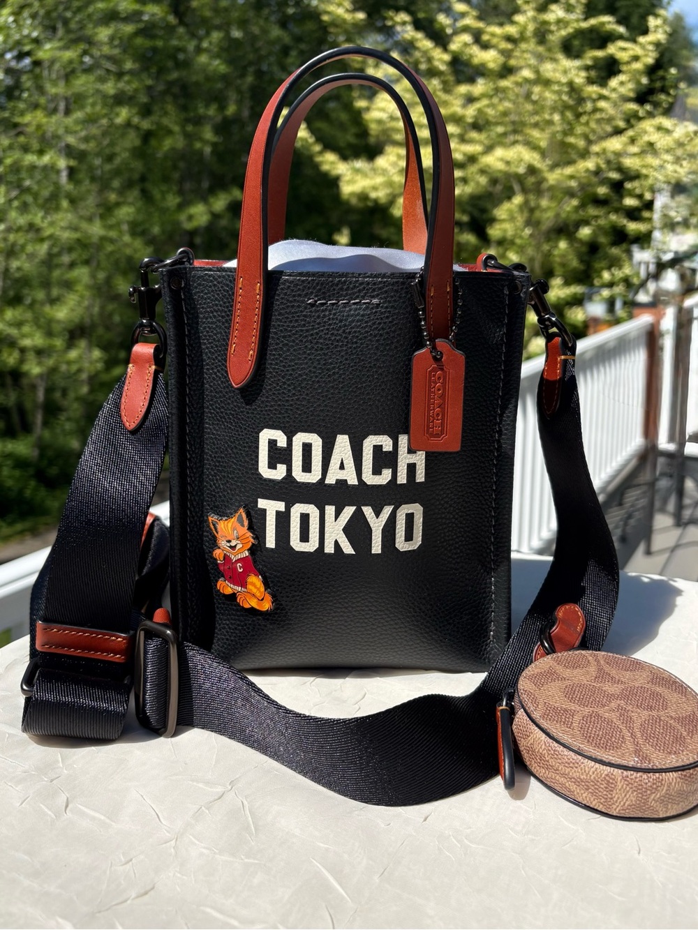 COACH Relay Tote Bag 17 With Coach Tokyo Graphic & Fox Pin CZ215